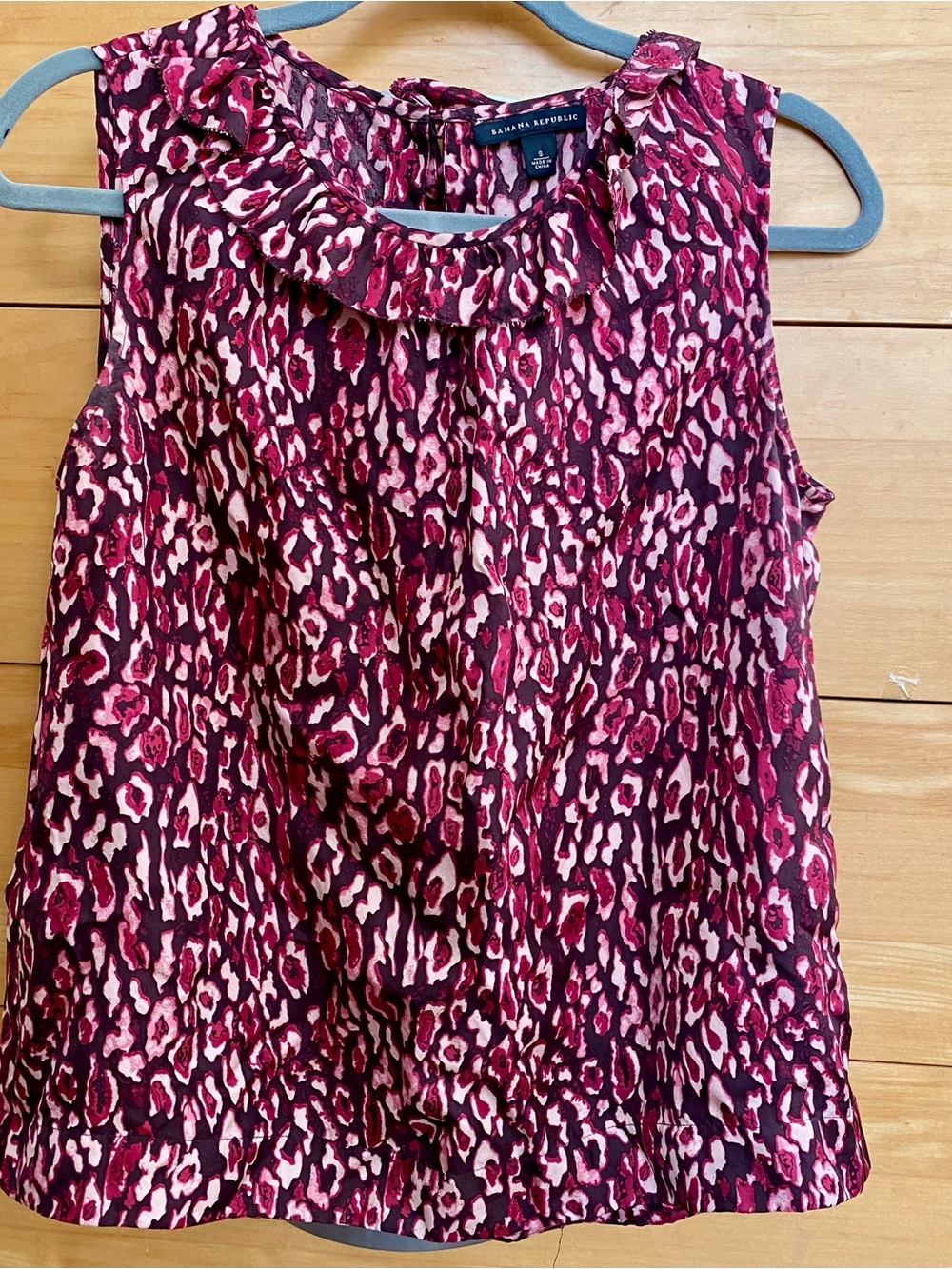 Banana Republic, 100% silk, pink & plum Leopard print top. Small. Bundle 10%off